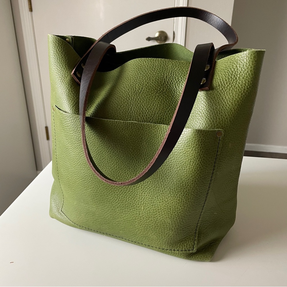 Portland Leather Goods Medium Classic Tote in Kiwi
